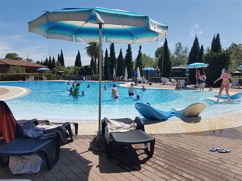 Camping Villaggio Paradiso .